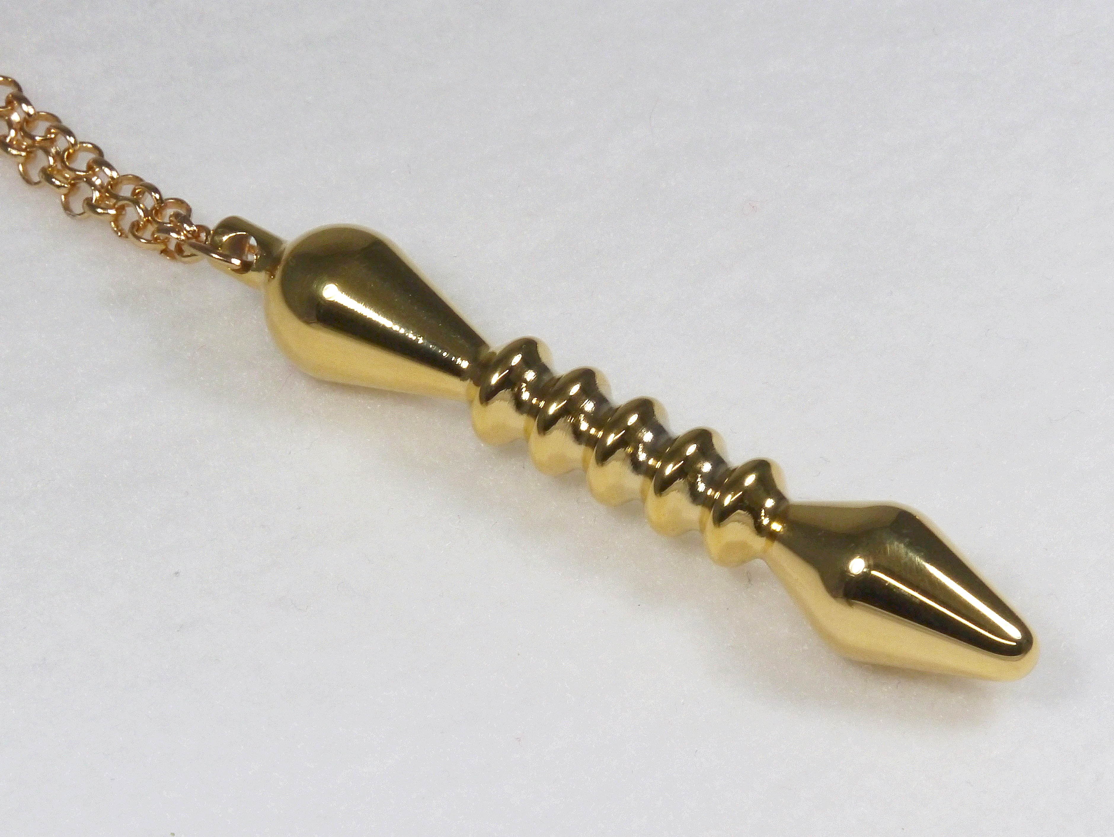 Anhänger "Speer" vergoldet